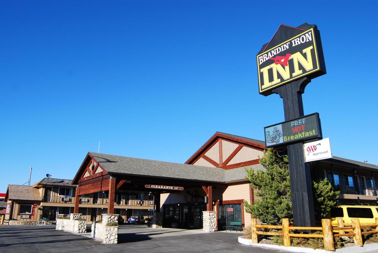 Brandin' Iron Inn Вест-Йеллоустоун Екстер'єр фото