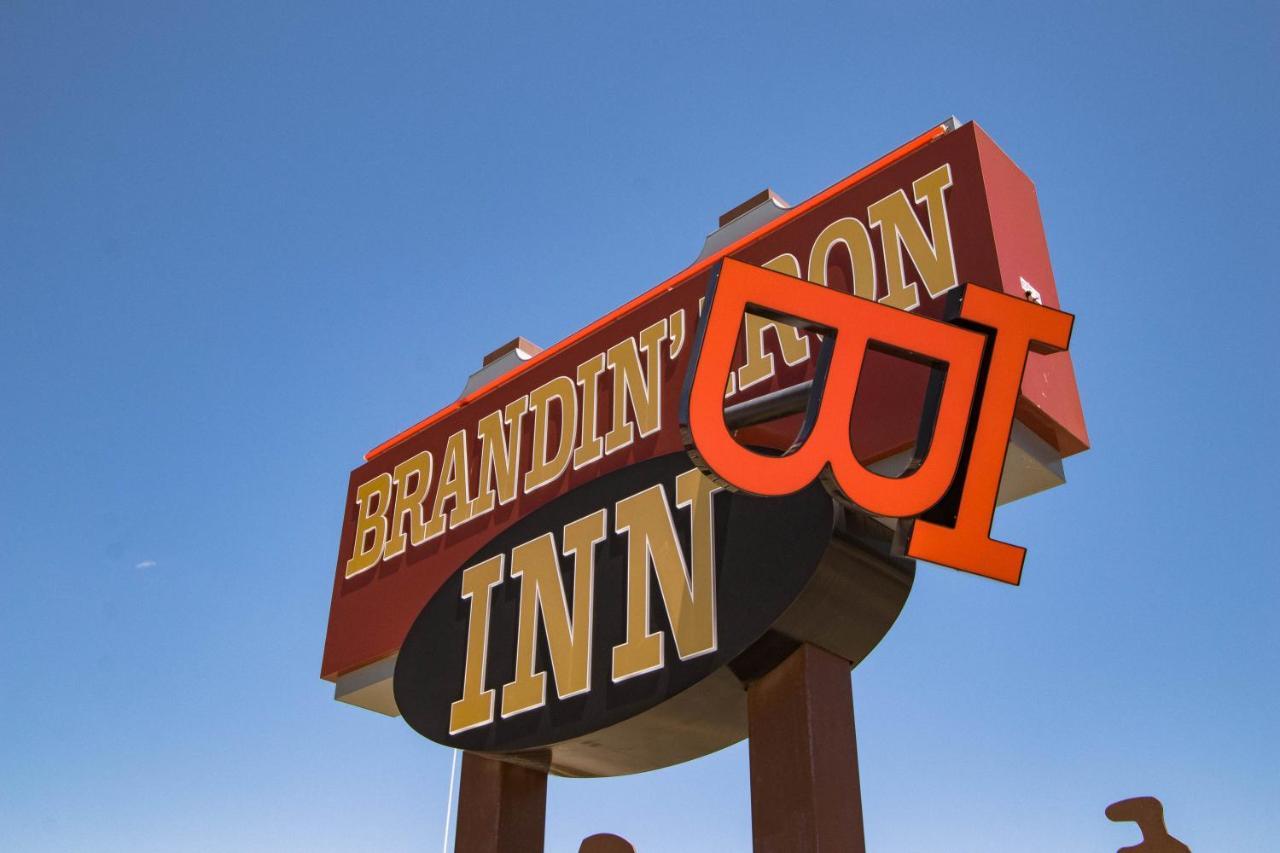 Brandin' Iron Inn Вест-Йеллоустоун Екстер'єр фото