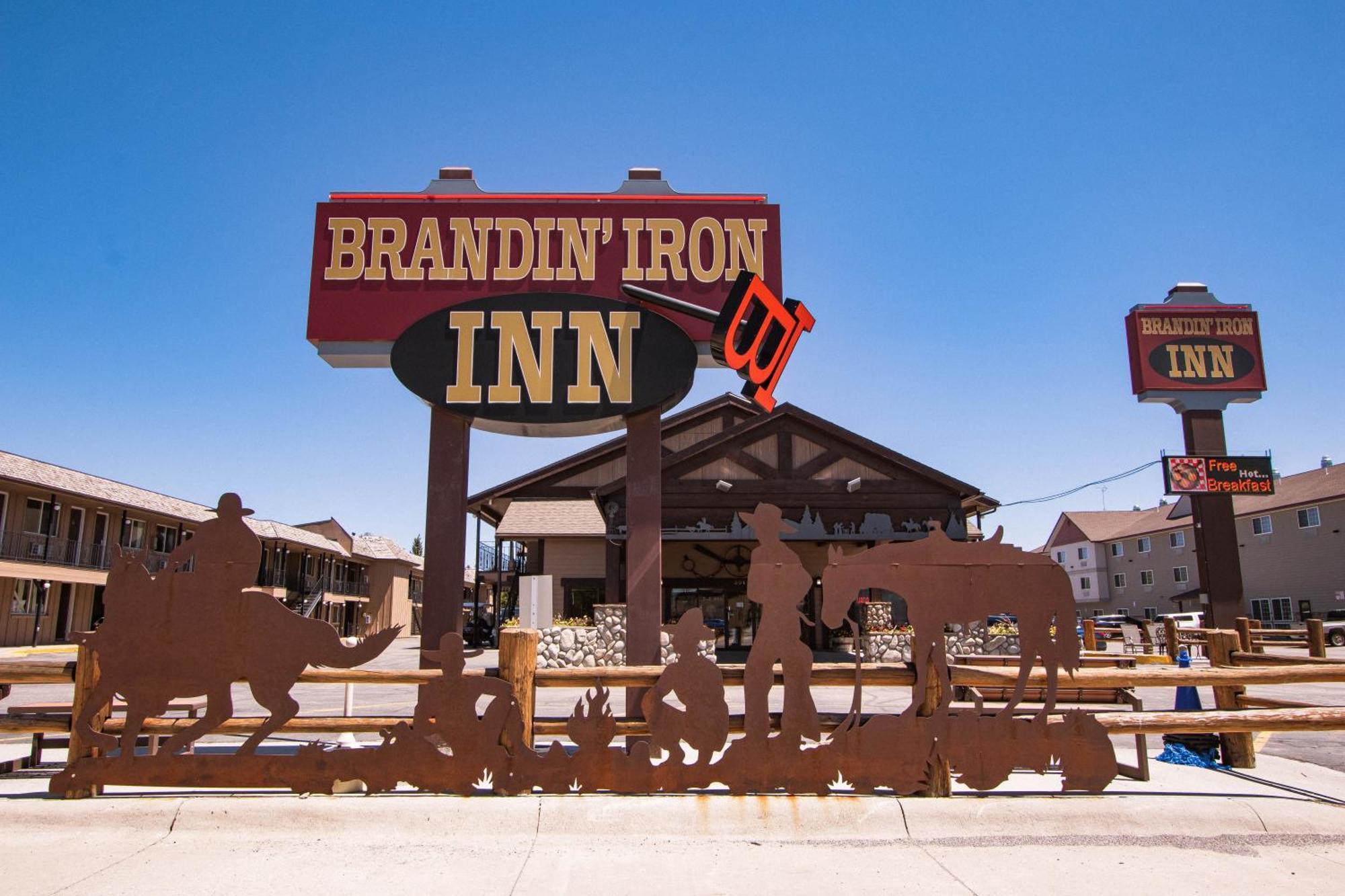 Brandin' Iron Inn Вест-Йеллоустоун Екстер'єр фото