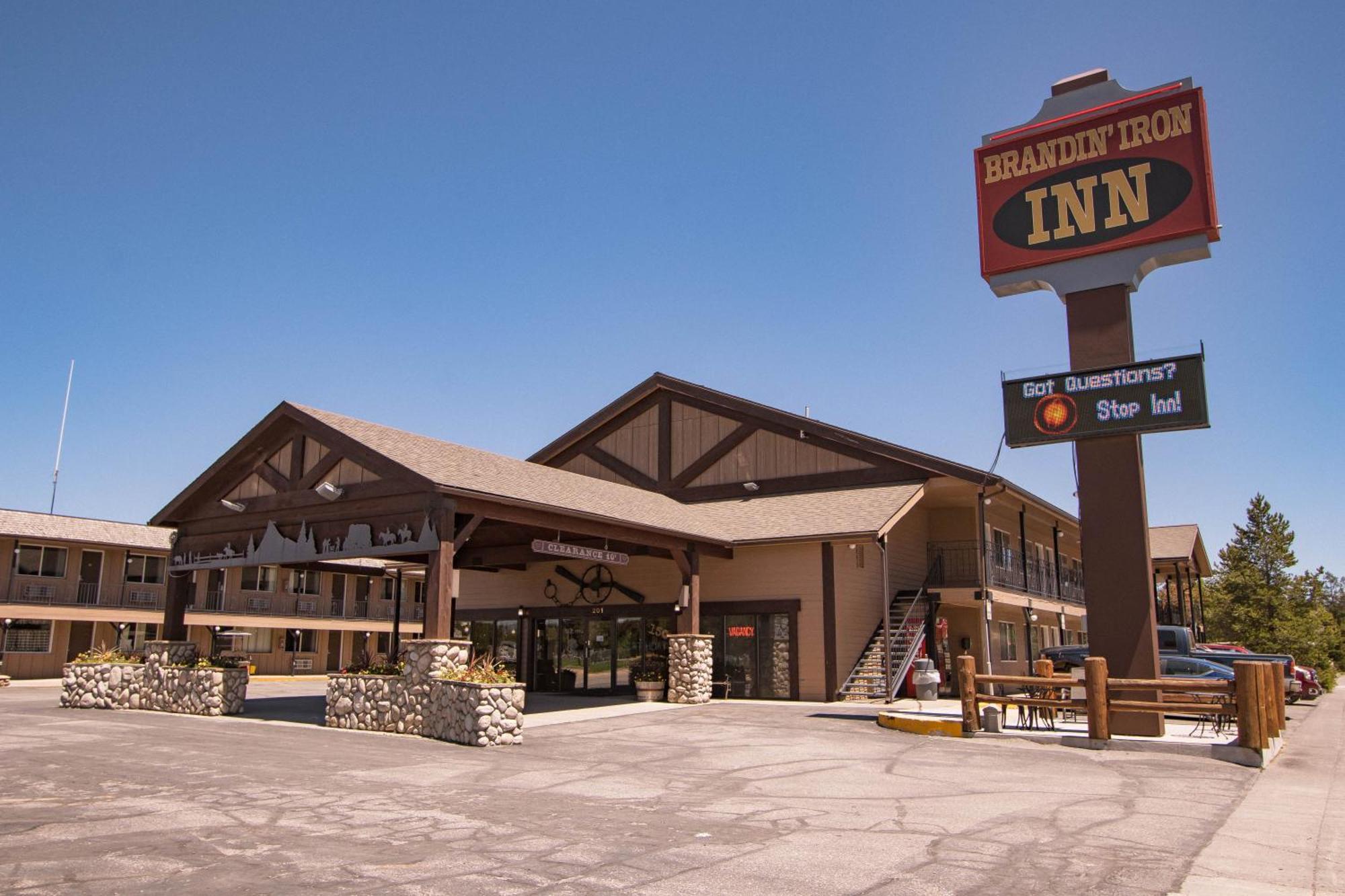 Brandin' Iron Inn Вест-Йеллоустоун Екстер'єр фото