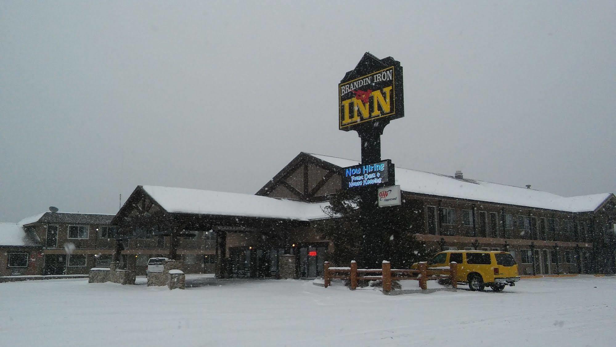 Brandin' Iron Inn Вест-Йеллоустоун Екстер'єр фото